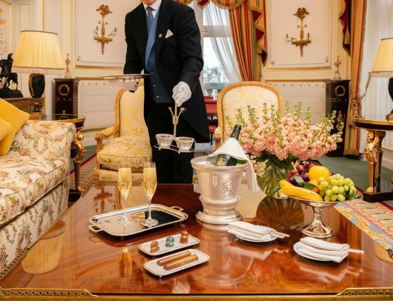 The Ritz London: Η ιστορία, η εμπειρία και η σφραγίδα του Καρόλου