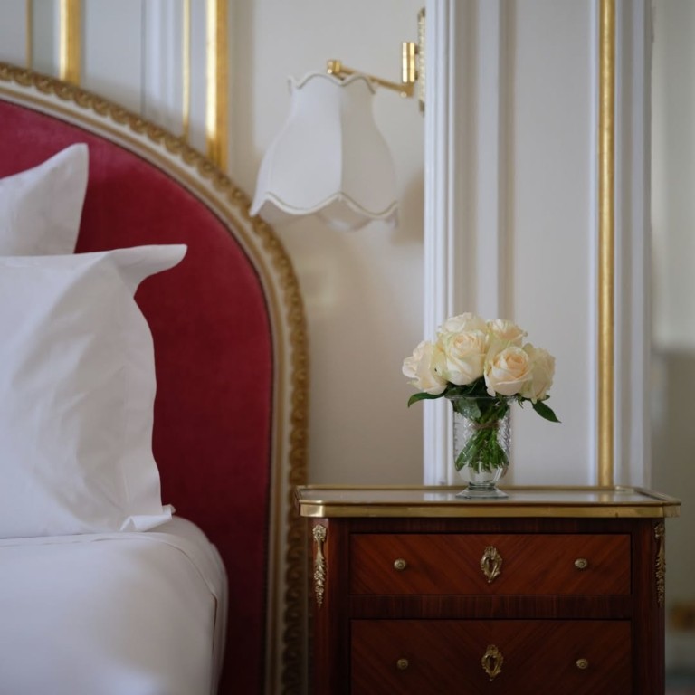 The Ritz London: Η ιστορία, η εμπειρία και η σφραγίδα του Καρόλου