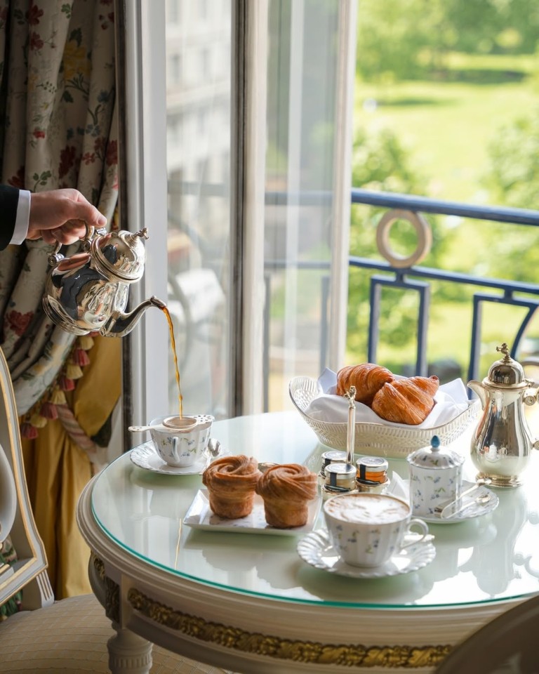 The Ritz London: Η ιστορία, η εμπειρία και η σφραγίδα του Καρόλου