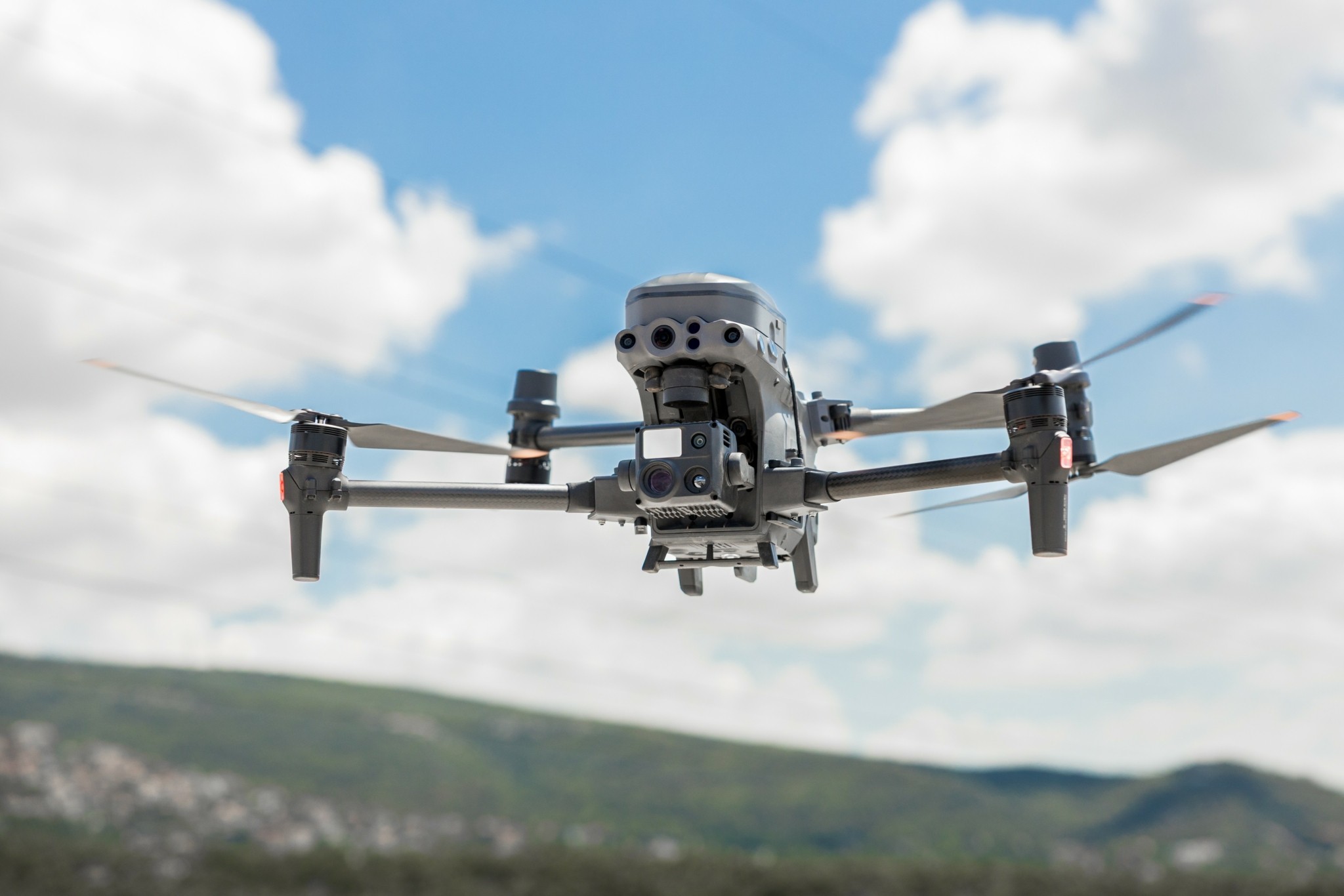 AI στον πόλεμο: Η Κίνα ανοίγει το επόμενο κεφάλαιο με όχημα τo DeepSeek