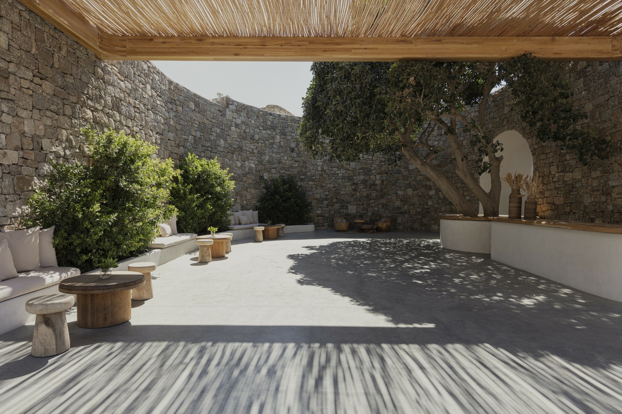 Το έργο και το νέο-Κυκλαδικό όραμα ενός διαφορετικού αρχιτεκτονικού γραφείου