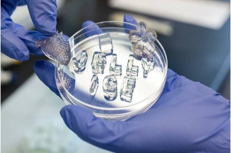 Πάγος από ζελέ δεν λιώνει και επαναχρησιμοποιείται (vid)