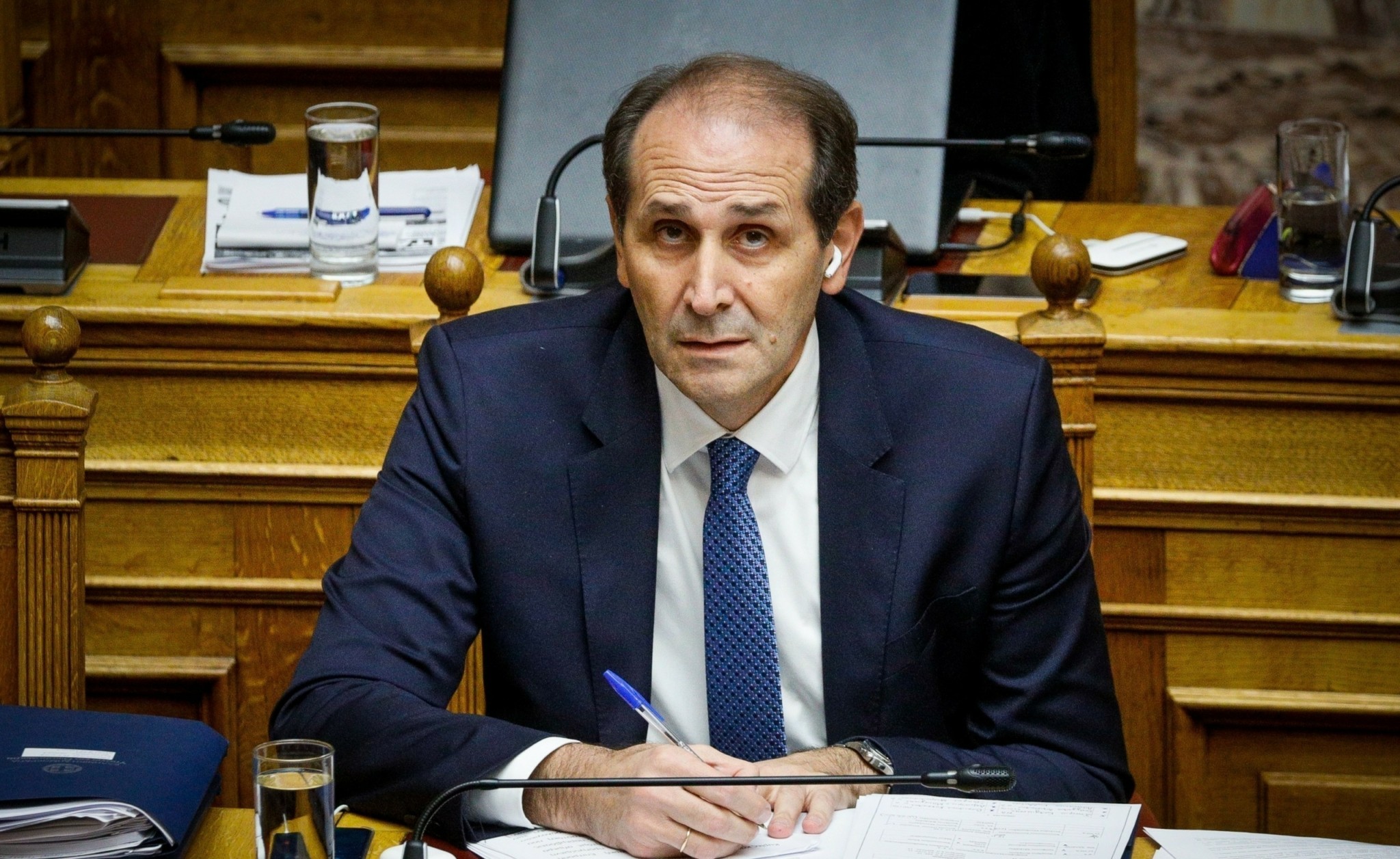 Θλίψη για τον θάνατο του Απόστολου Βεσυρόπουλου από ανακοπή καρδιάς – Tο Σάββατο το τελευταίο «αντίο»