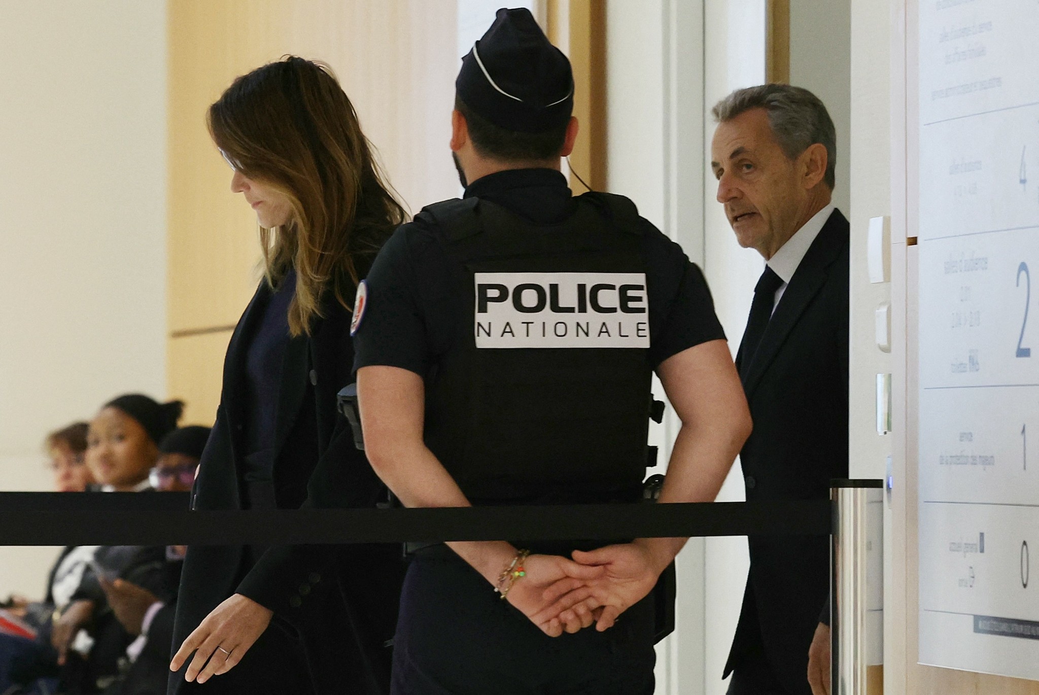 Ενοχος ο Σαρκοζί για συμμετοχή σε εγκληματική οργάνωση στην υπόθεση Καντάφι (pics)