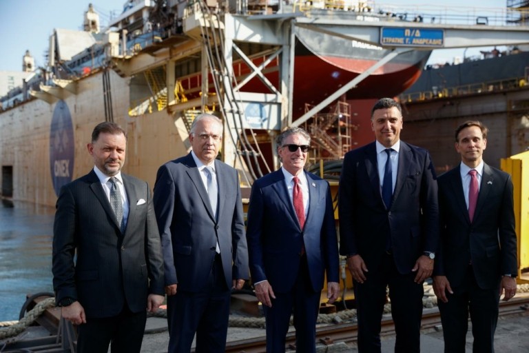 Θεοδωρικάκος – Μπέργκαμ: Στρατηγική συνεργασία με τις ΗΠΑ και στη ναυπηγική βιομηχανία (pics)