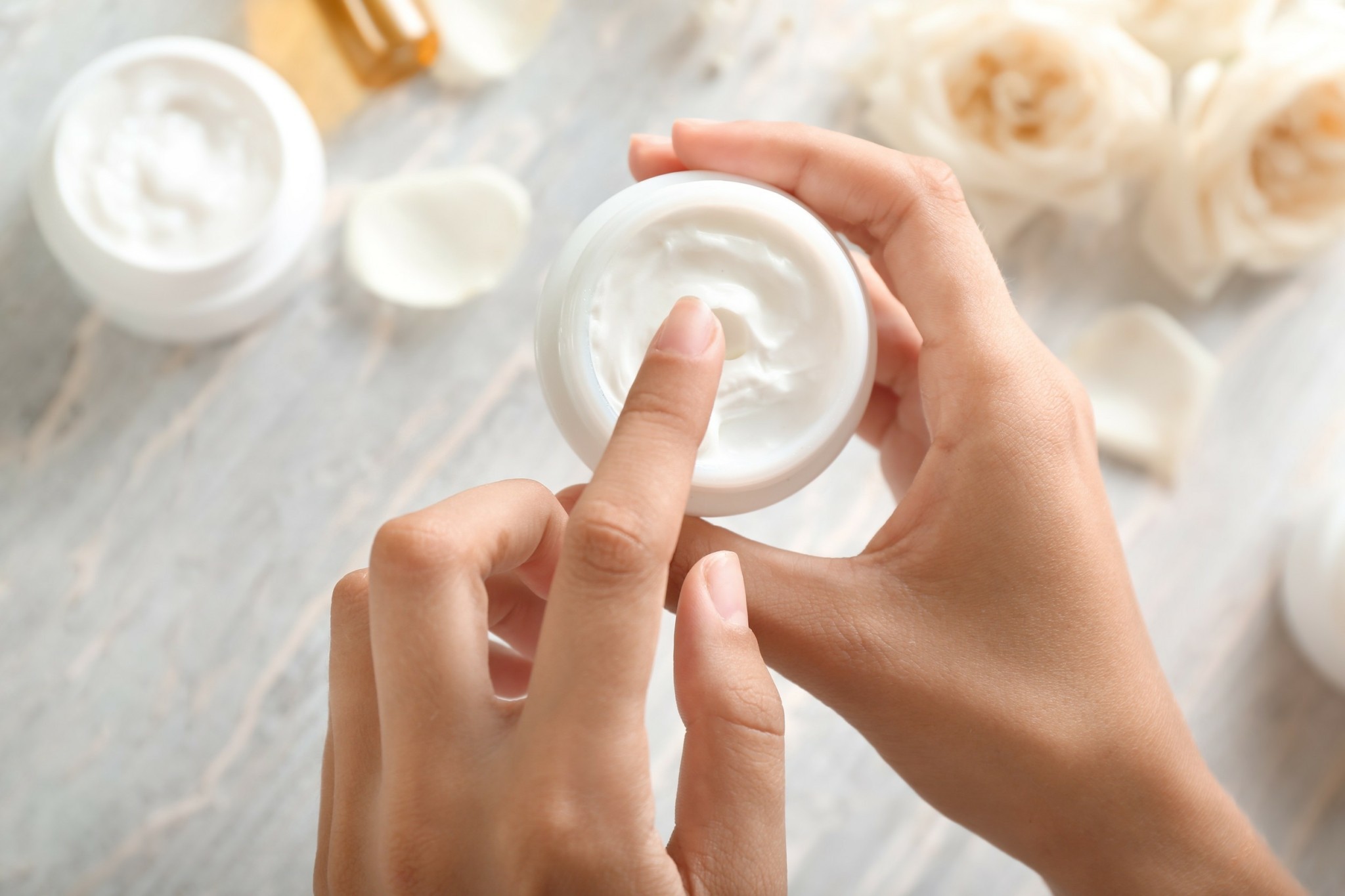 Αυτοί θησαυρίζουν στο TikTok με συμβουλές για αντιγήρανση, ομορφιά και ευεξία