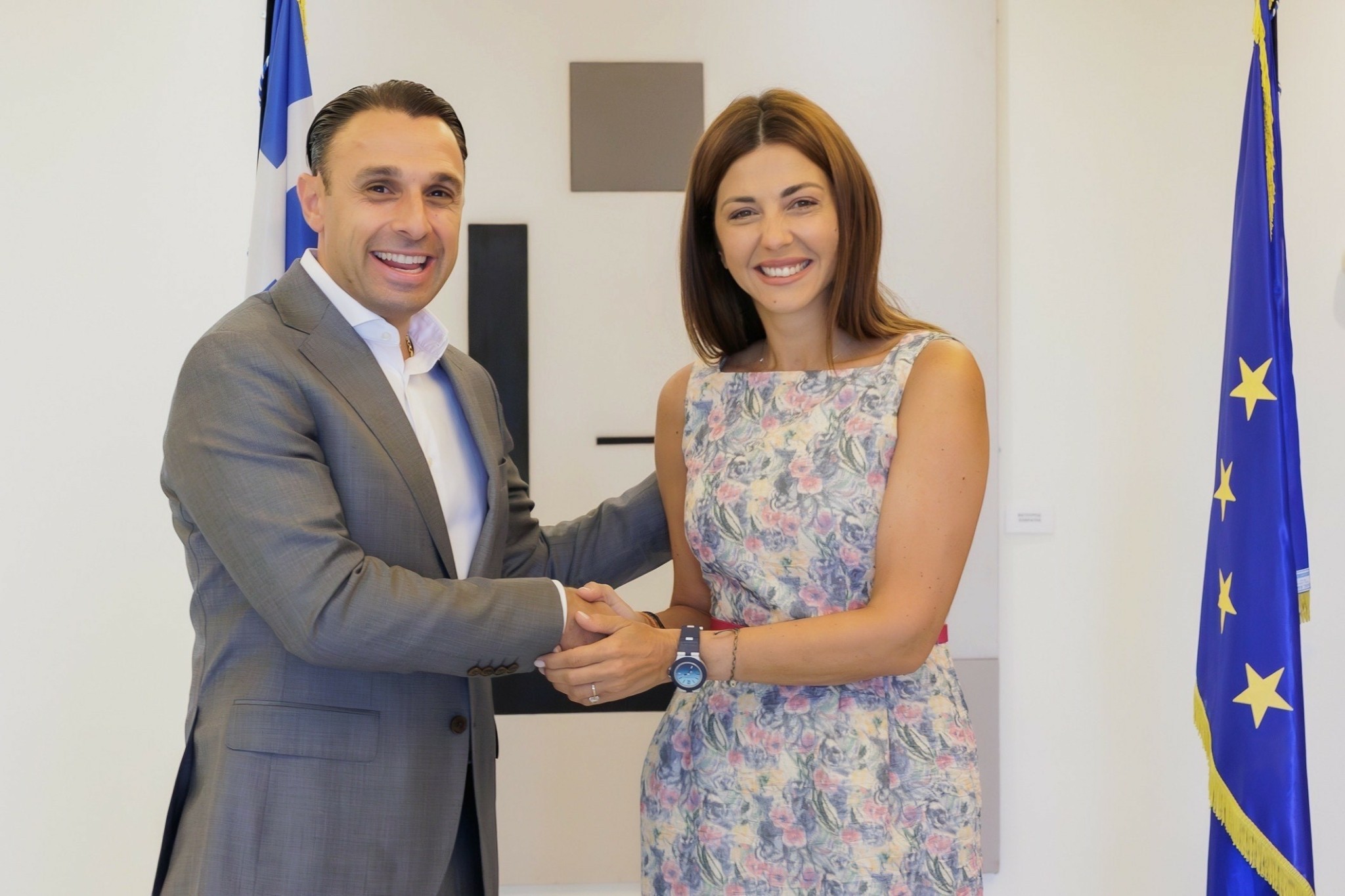 Η ΘΕΟΝΗ προσφέρει καθαρό νερό και χαμόγελα στα σχολεία 9 νησιών