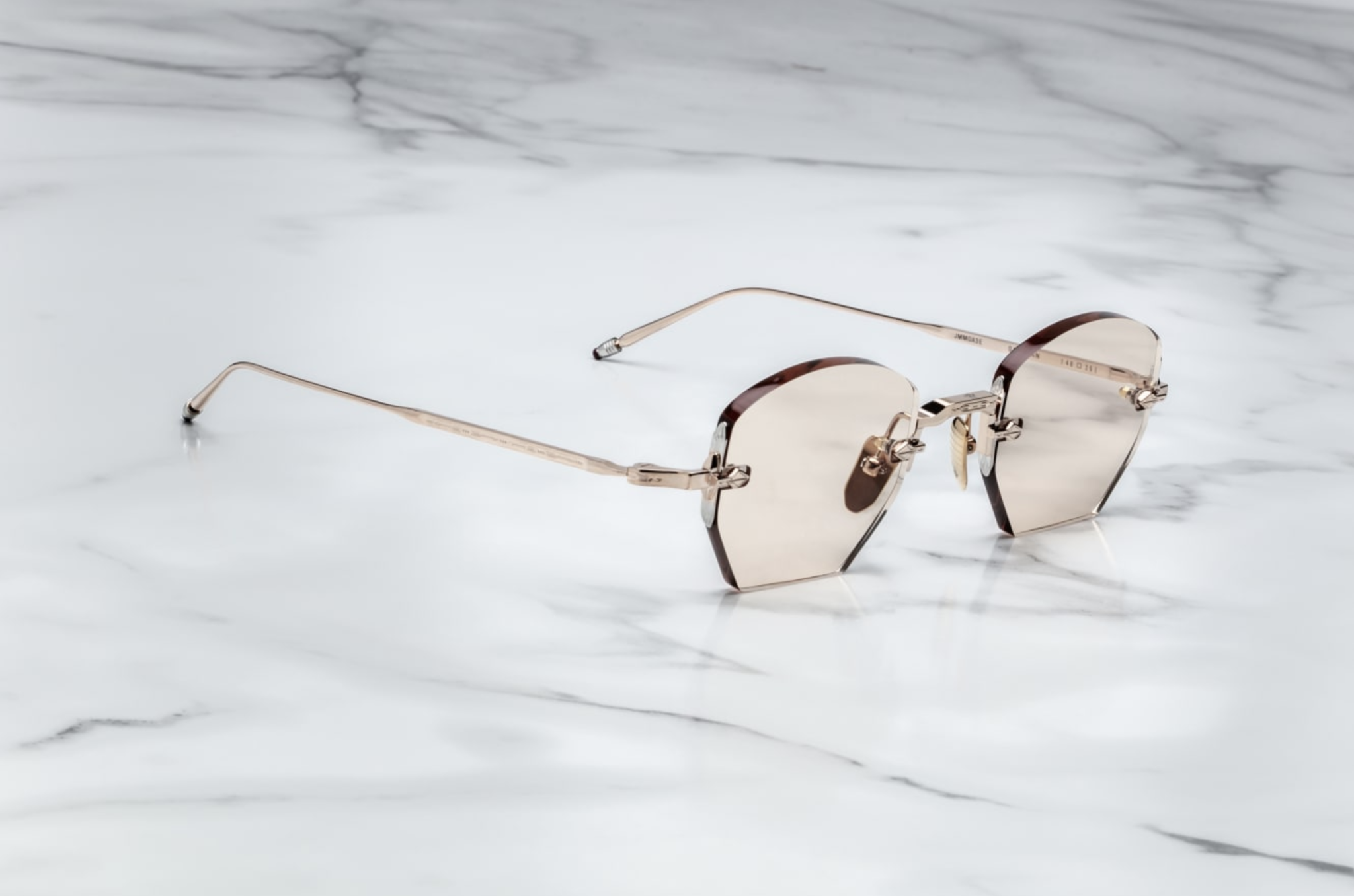 Η ιστορία πίσω από τα πιο ακριβά γυαλιά στον κόσμο – Ενα σύμβολο στυλ και πολυτέλειας