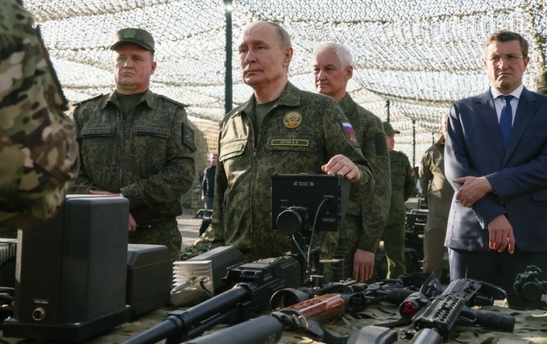 Παρουσία Πούτιν οι ασκήσεις «Zapad» με τη Λευκορωσία – Παρακολούθησαν και στρατιωτικοί των ΗΠΑ