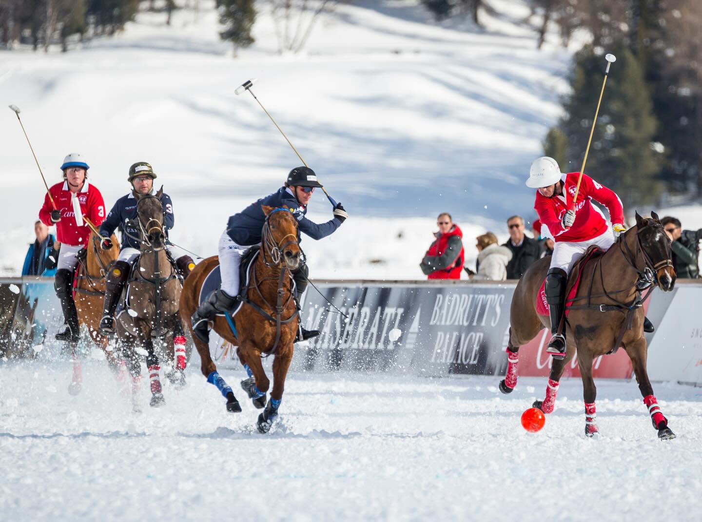 Νέα εφαρμογή: Tinder των πλουσίων ή Bumble για ταξιδιώτες