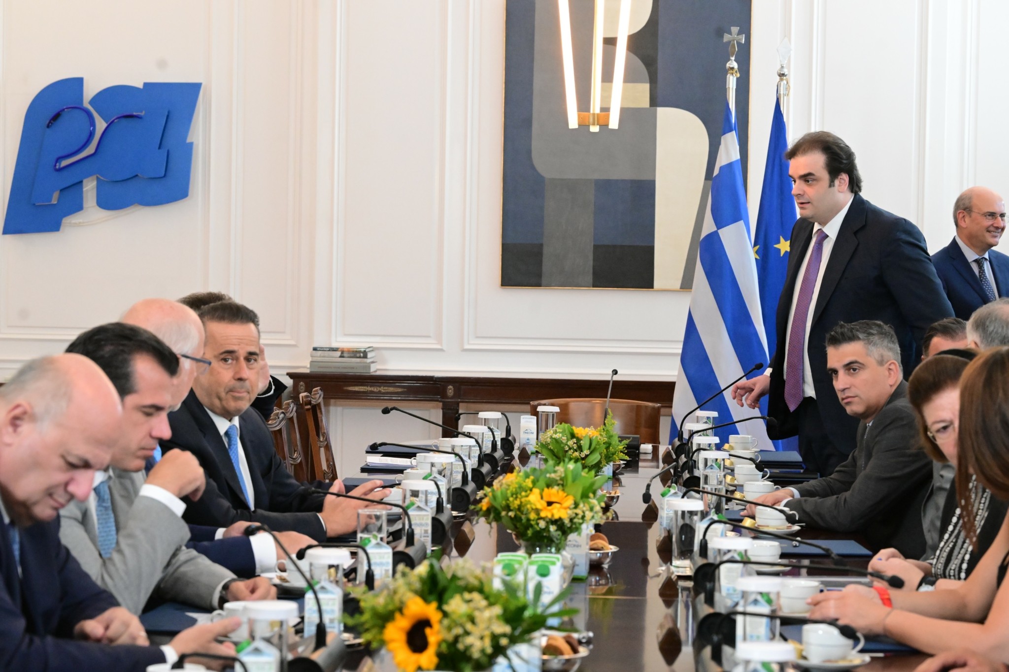 Πλεύρης αποκλειστικά στο newmoney: «Εμείς θα επιλέγουμε ποιος θα έρθει, για πόσο χρόνο και με ποιους όρους» – Αποκαλυπτήρια στο υπουργικό για το πλαίσιο νόμιμης μετανάστευσης