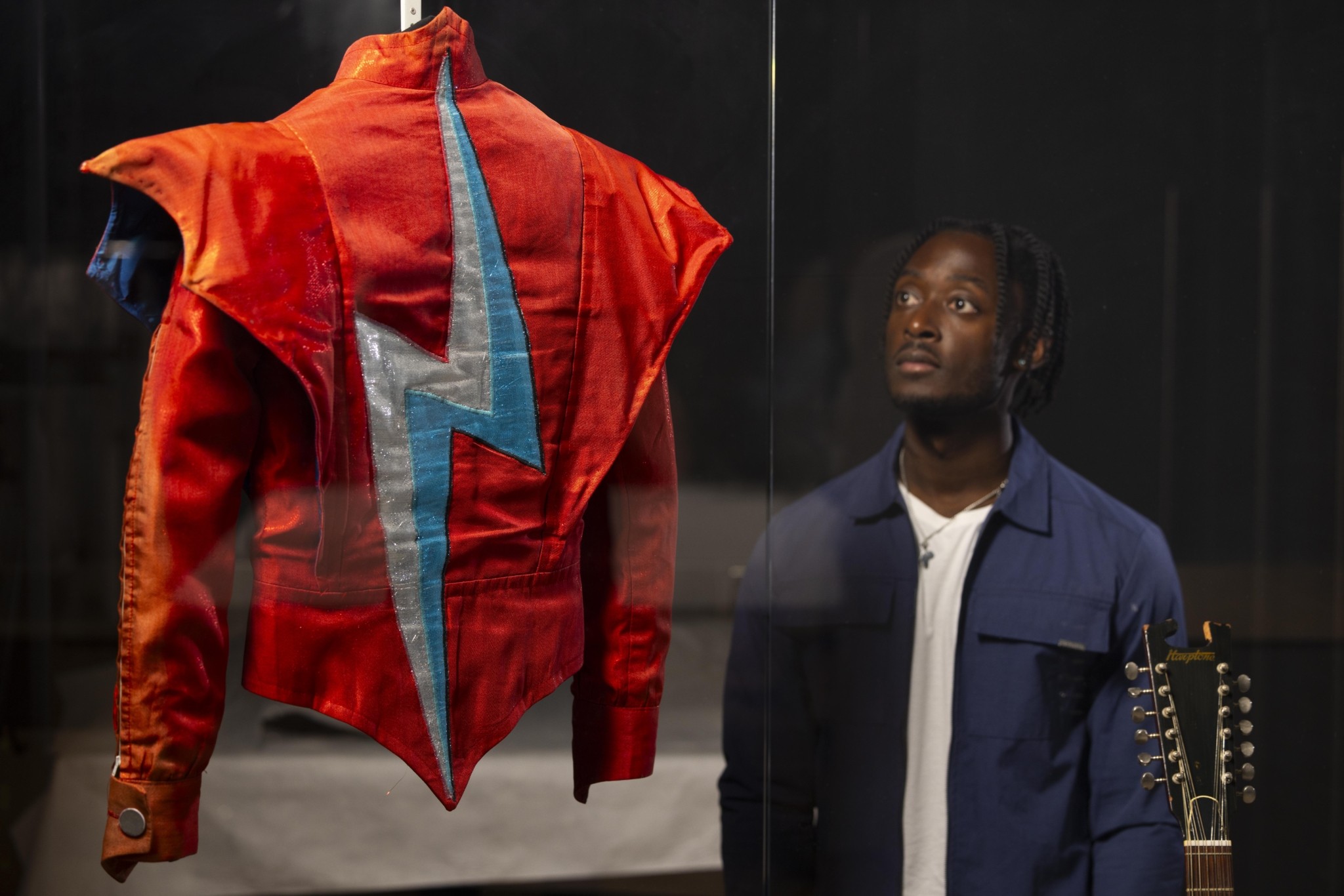 Αποκαλύπτεται το αρχείο του David Bowie και 90.000 προσωπικά του αντικείμενα