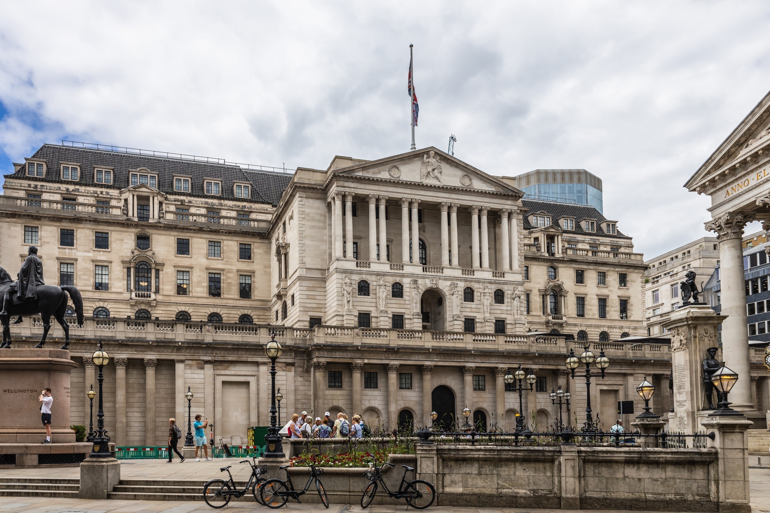 Προειδοποίηση από την Τράπεζα της Αγγλίας: Νέος προϋπολογισμός εν μέσω αδύναμης ανάπτυξης και αύξησης ανεργίας | Ειδήσεις για την Οικονομία