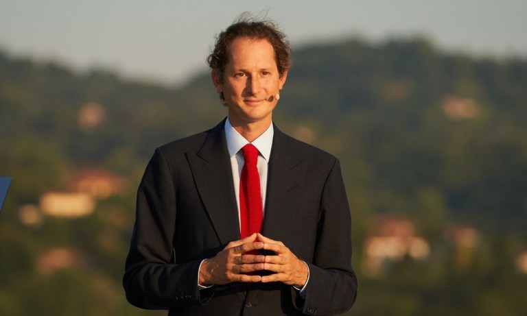 Stellantis: Πιέζει την ΕΕ για να αναθεωρήσει την απαγόρευση για τους κινητήρες εσωτερικής καύσης