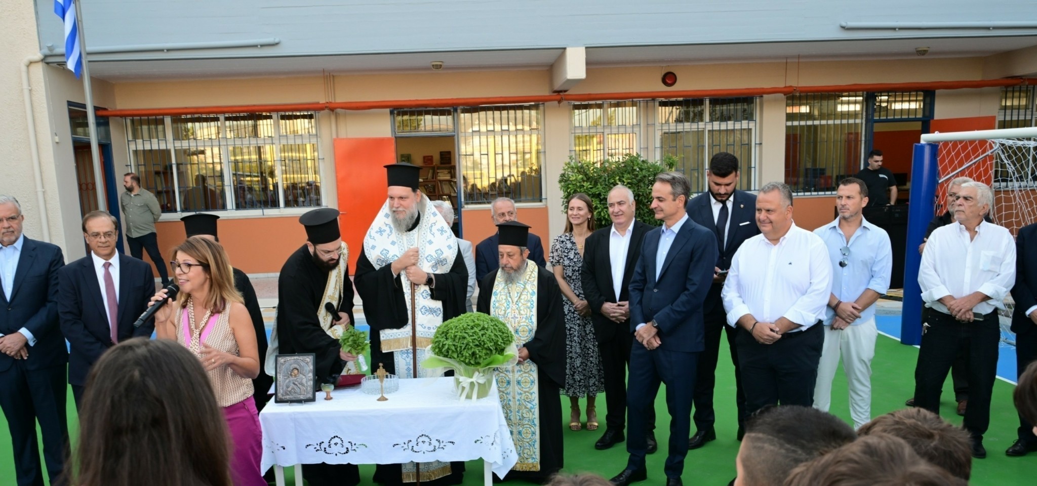 Στο 8ο Δημοτικό Ν. Φιλαδέλφειας ο Μητσοτάκης – Το σχολείο ανακαινίστηκε με το πρόγραμμα «Μαριέττα Γιαννάκου» (pics)