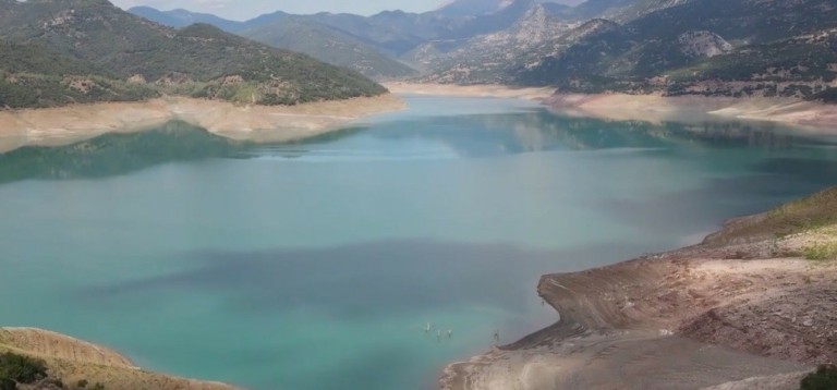 Μόρνος: Υποχώρησε το νερό – Συναγερμός για την υδροδότηση στην Αττική (vid)