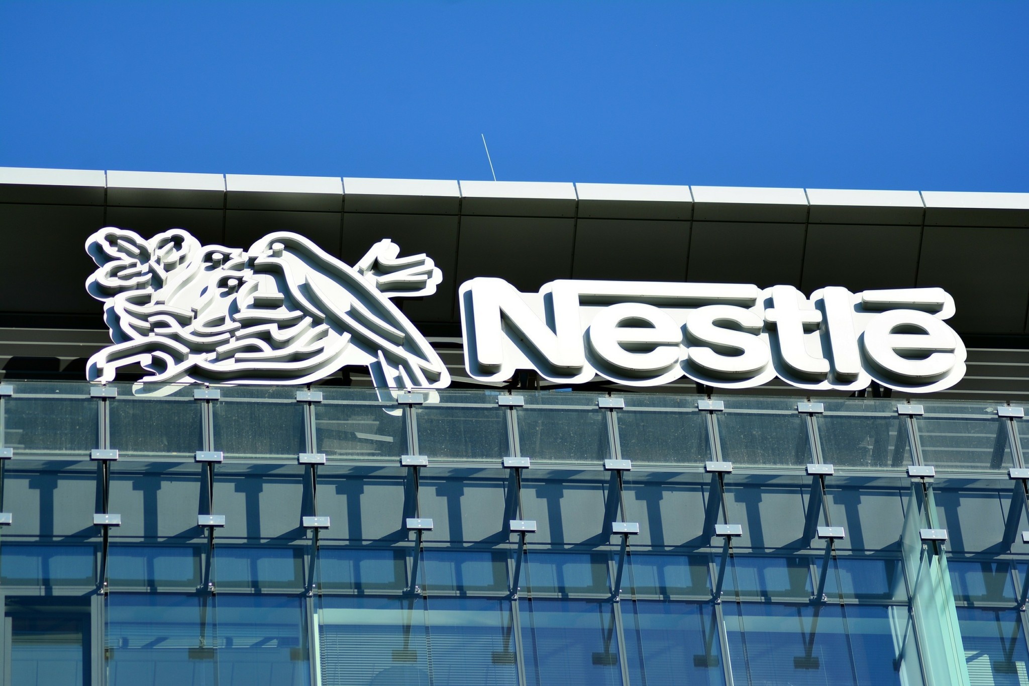 Nestlé: Προχωρά σε περικοπή 16.000 θέσεων παγκοσμίως μέσα στα επόμενα δύο χρόνια