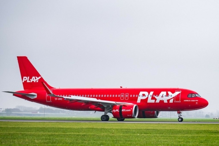 Αιφνίδια χρεοκοπία της ισλανδικής Play αφήνει χιλιάδες ταξιδιώτες αποκλεισμένους