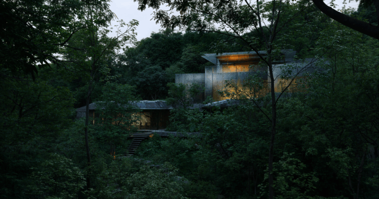 Η γυάλινη κατοικία που σχεδιάζει ο μεγάλος Jean Nouvel στο παραδεισένιο νησί της Ιαπωνίας