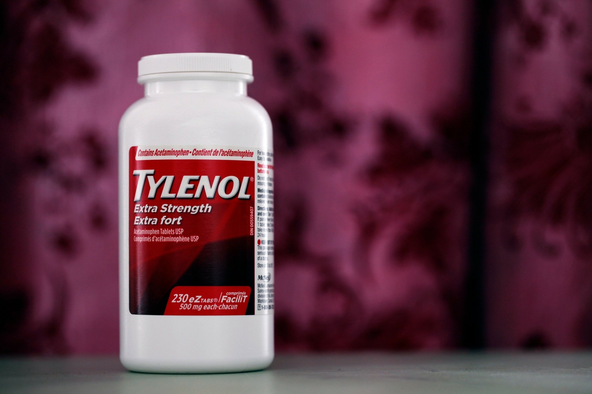 Ντόναλντ Τραμπ: Συνδέει τον αυτισμό με το Tylenol – Τι λένε οι επιστήμονες