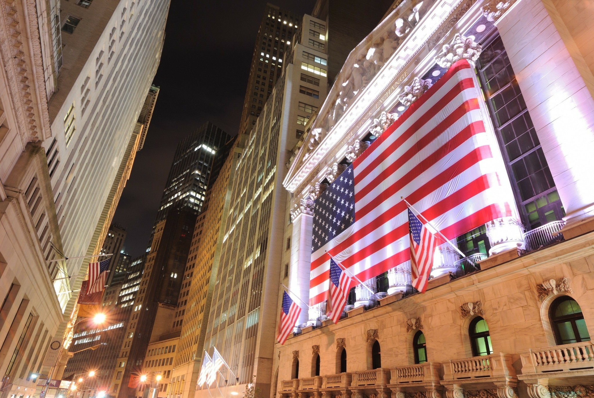 Business Insider: Oι επενδυτές δεν μπορούν να συνεχίσουν να αγνοούν τα προβλήματα της οικονομίας