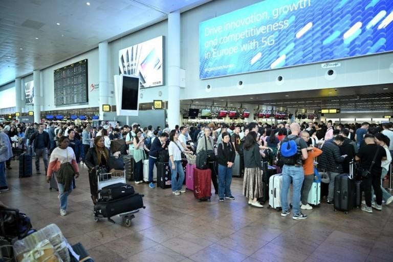 Συνεχίζονται τα προβλήματα στα ευρωπαϊκά αεροδρόμια – Κυβερνοεπίθεση καθηλώνει εκατοντάδες πτήσεις