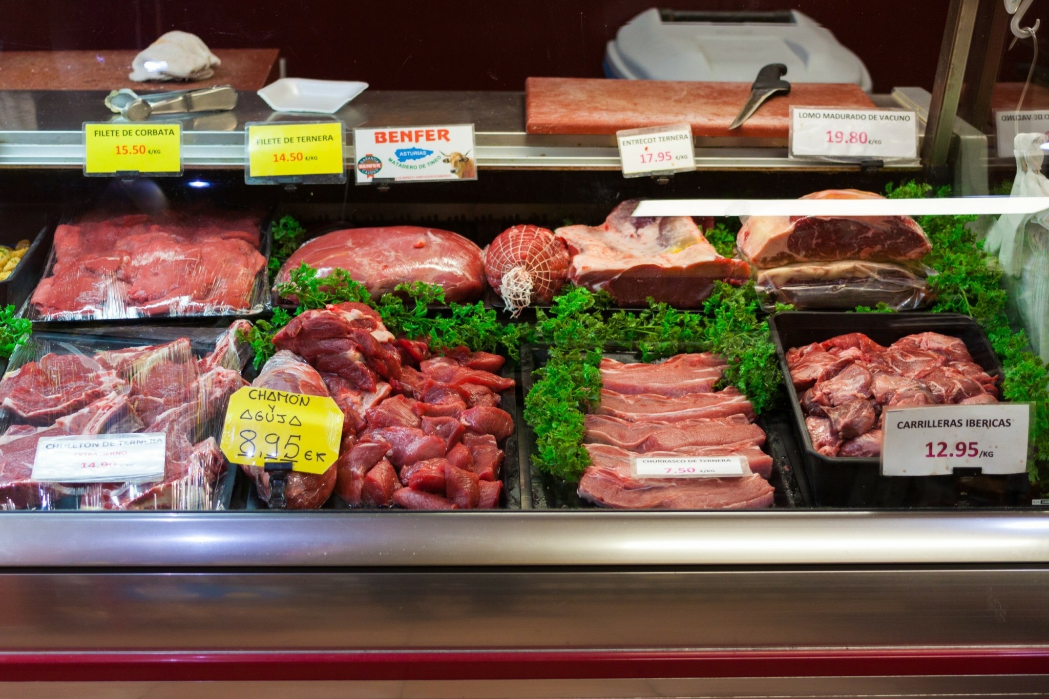 ΕΕ-Κίνα: Ο πόλεμος του χοιρινού ξεκίνησε – Οι τιμές στην Ευρώπη πέφτουν (tweets)