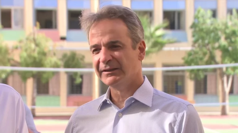 Στο Ωνάσειο Σχολείο Περιστερίου ο Μητσοτάκης: Η κυβέρνηση θα συνεχίσει να επενδύει συστηματικά στη δημόσια παιδεία