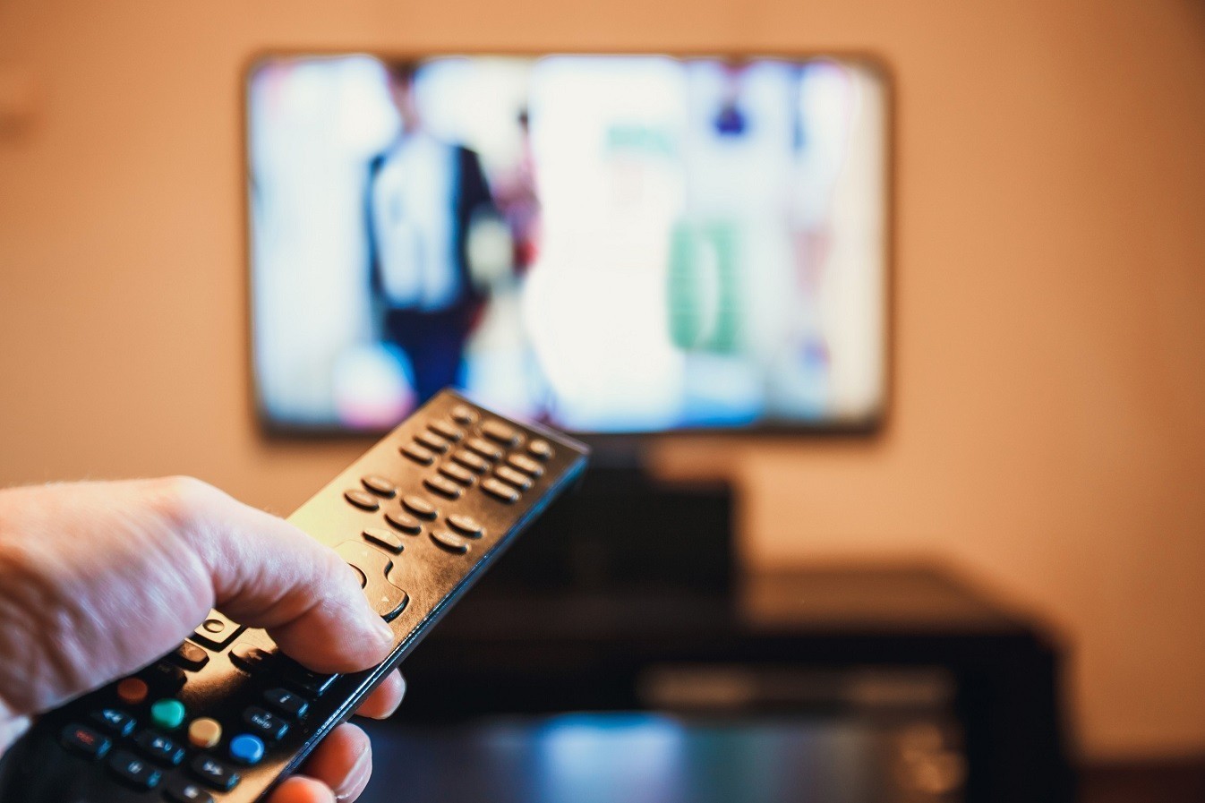 Μείωση στους λογαριασμούς της συνδρομητικής τηλεόρασης από το 2026