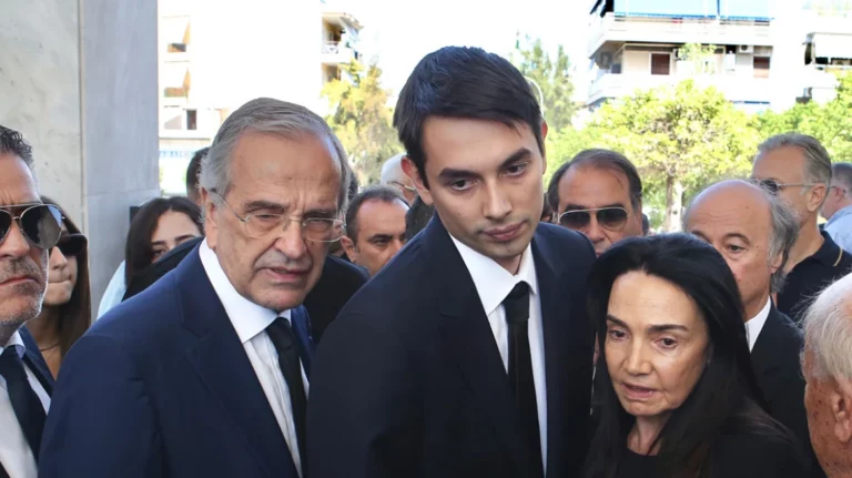 Μνημόσυνο για τη Λένα Σαμαρά – Οικογένεια και φίλοι βρέθηκαν στο Α’ Νεκροταφείο