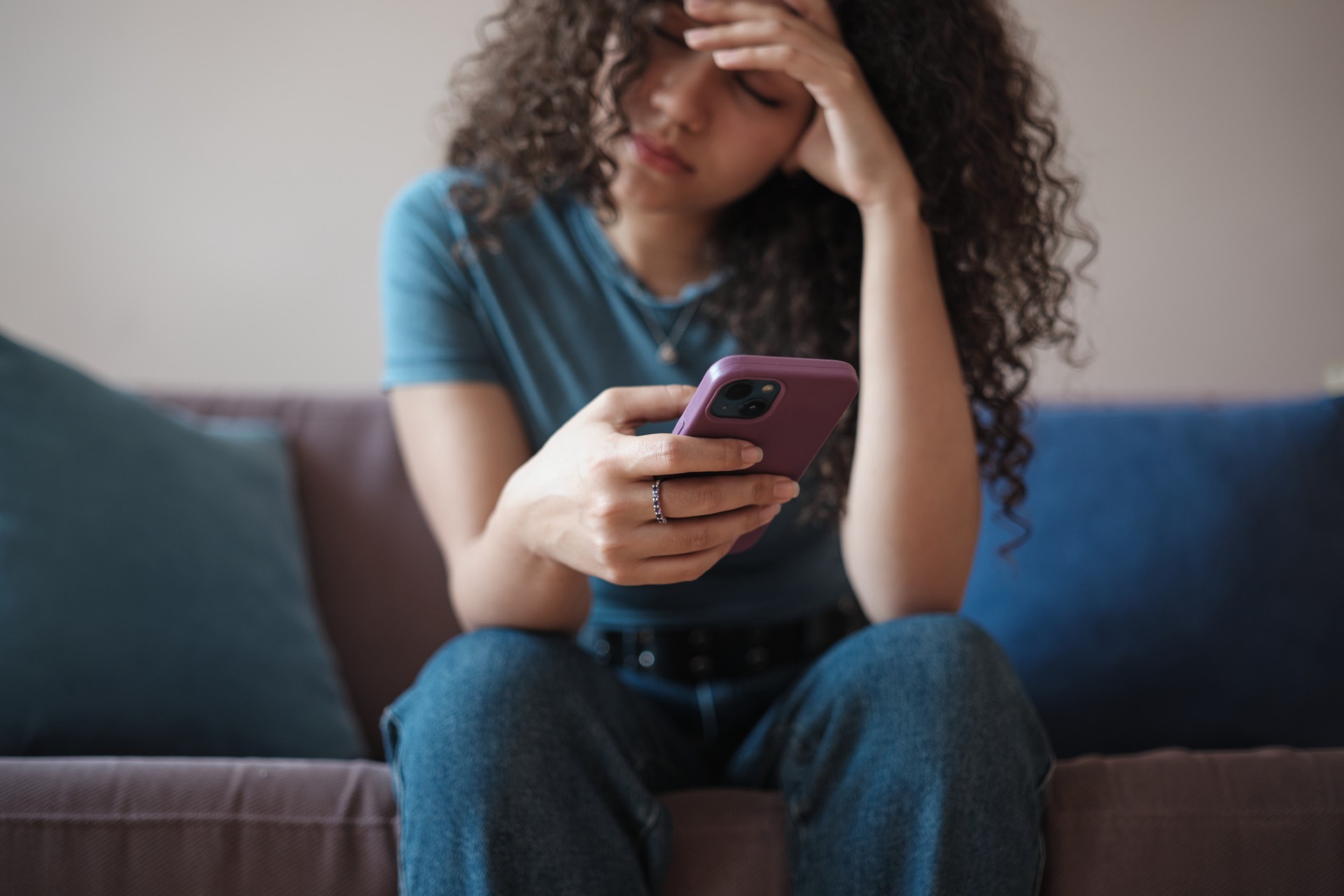 Η Γαλλία ένα βήμα από την απαγόρευση των social media στα παιδιά κάτω των 15