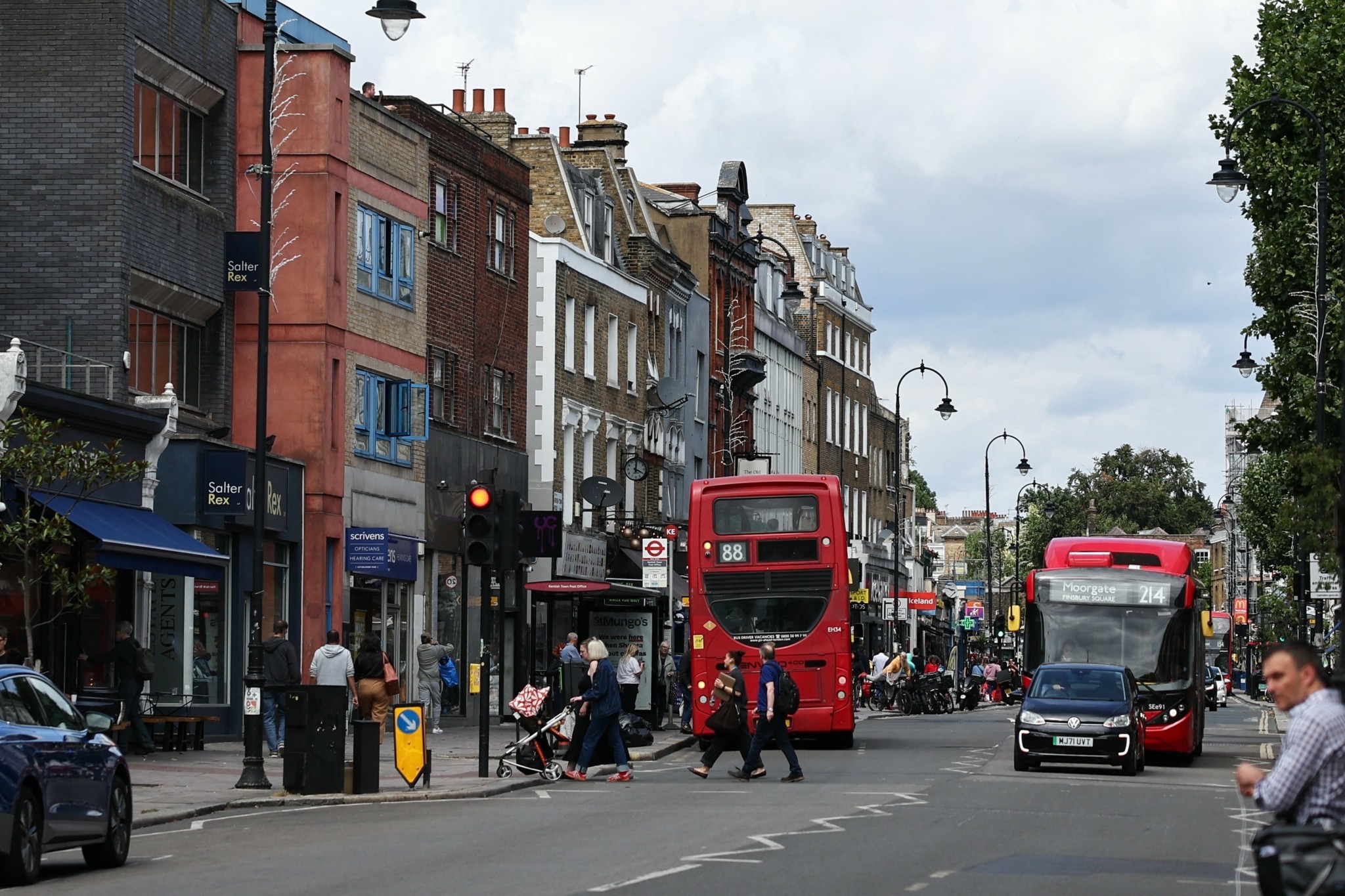 Απλησίαστες οι κατοικίες στο Ηνωμένο Βασίλειο – Τιμές ρεκόρ πριν τον προϋπολογισμό