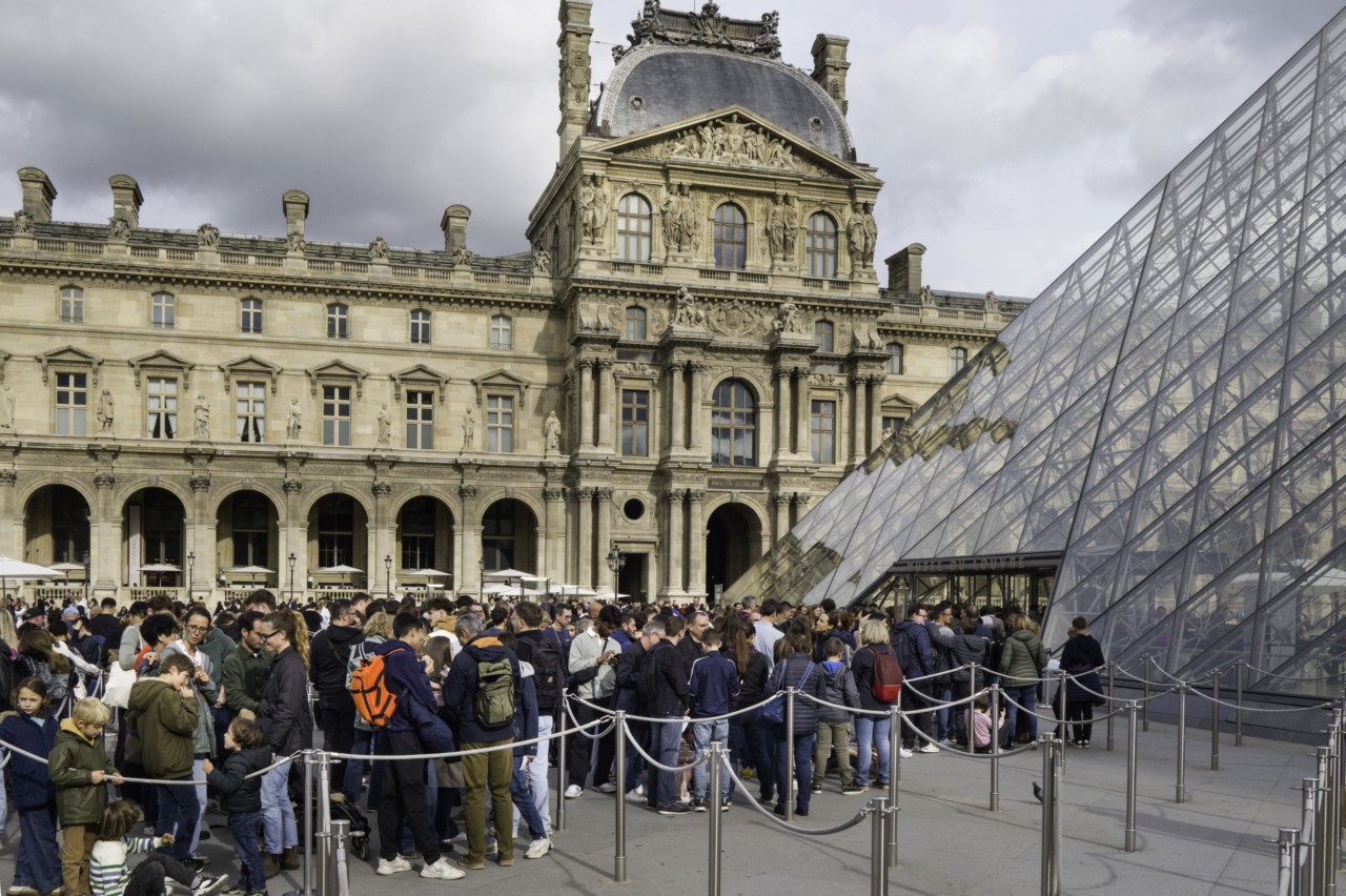 Κλοπή στον Λούβρο: Συνελήφθη και τρίτος ύποπτος | Ειδήσεις για την Οικονομία