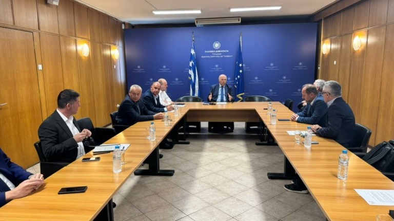 Συνάντηση Τσιάρα με τη Διεπαγγελματική Οργάνωση Βάμβακος: Συντονισμένες δράσεις για τη στήριξη του βαμβακιού