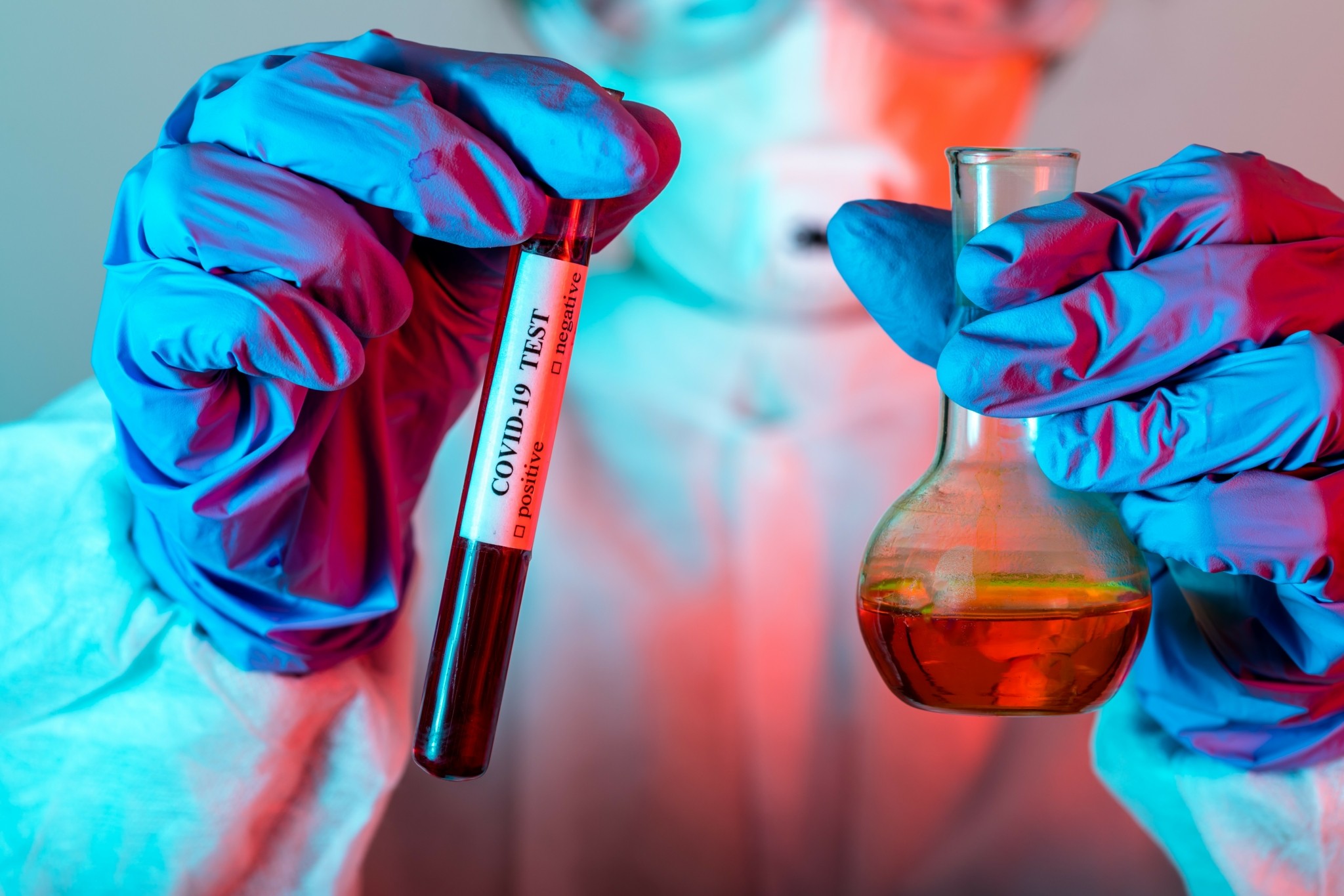 Ανησυχία στην ΕΕ: Καρκινογόνα «παντοτινά χημικά» εντοπίστηκαν στο αίμα 24 πολιτικών