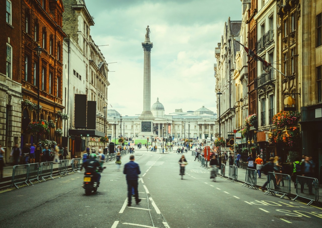 Βρετανία: Ο μέσος εργαζόμενος χρειάζεται 52 χρόνια αποταμίευσης για να θεωρηθεί πλούσιος | Ειδήσεις για την Οικονομία