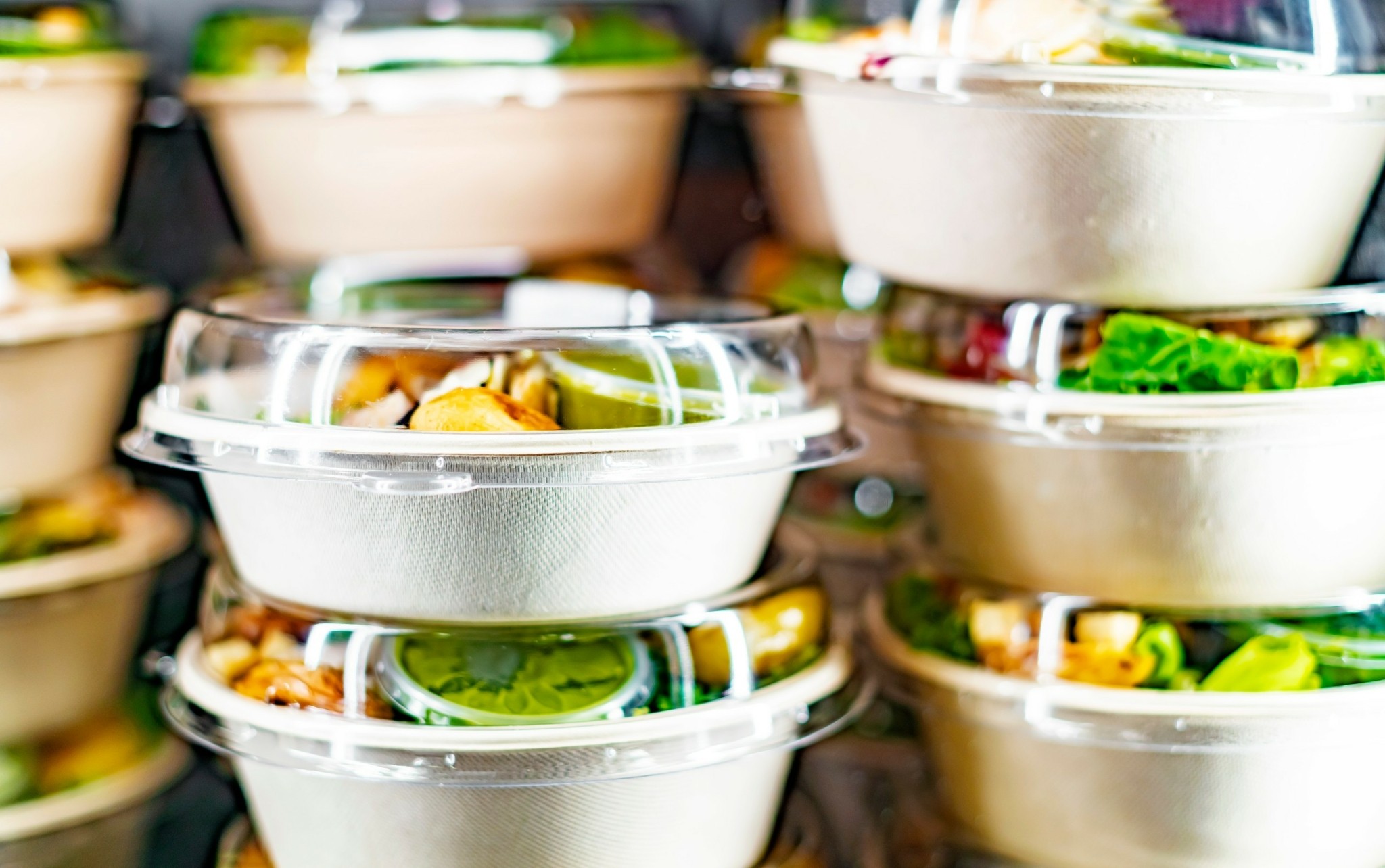 “Δεν προλαβαίνω να μαγειρέψω” – Delivery, έτοιμα γεύματα και γρήγορες συνταγές γιατί ο χρόνος πιέζει