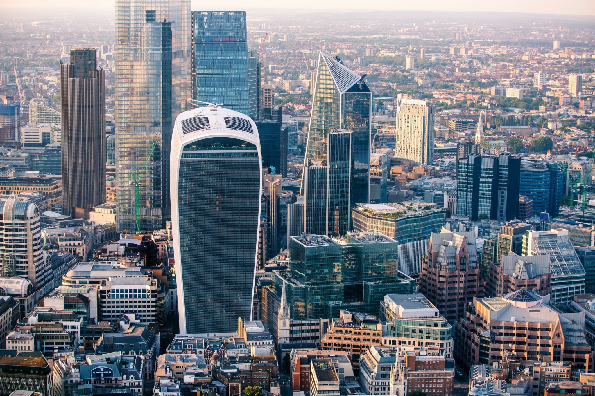 Ξεχάστε το Λονδίνο που ξέρατε: Έσπασε το φράγμα των 9 εκατομμυρίων κατοίκων