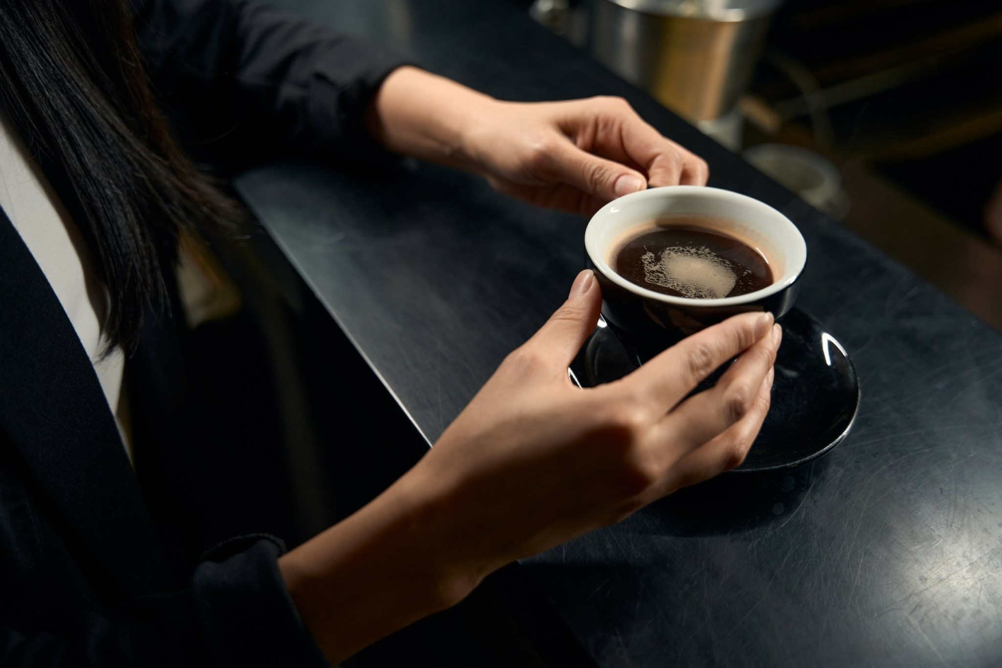 Τι βάζουμε στον καφέ μας; 7 τρόποι να τον κάνουμε λίγο πιο υγιεινό