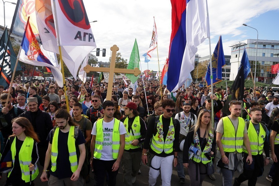 Σερβία: Μαζική πορεία φοιτητών για την επέτειο του ενός έτους από την τραγωδία στον σιδηροδρομικό σταθμό | Ειδήσεις για την Οικονομία Σερβία: Μαζική πορεία φοιτητών για την επέτειο του ενός έτους από την τραγωδία στον σιδηροδρομικό σταθμό | Ειδήσεις για την Οικονομία