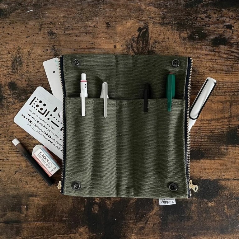 Πένα, μολύβι, χαρτί: Η επιτομή της χειροποίητης πολυτέλειας στην γραφική ύλη