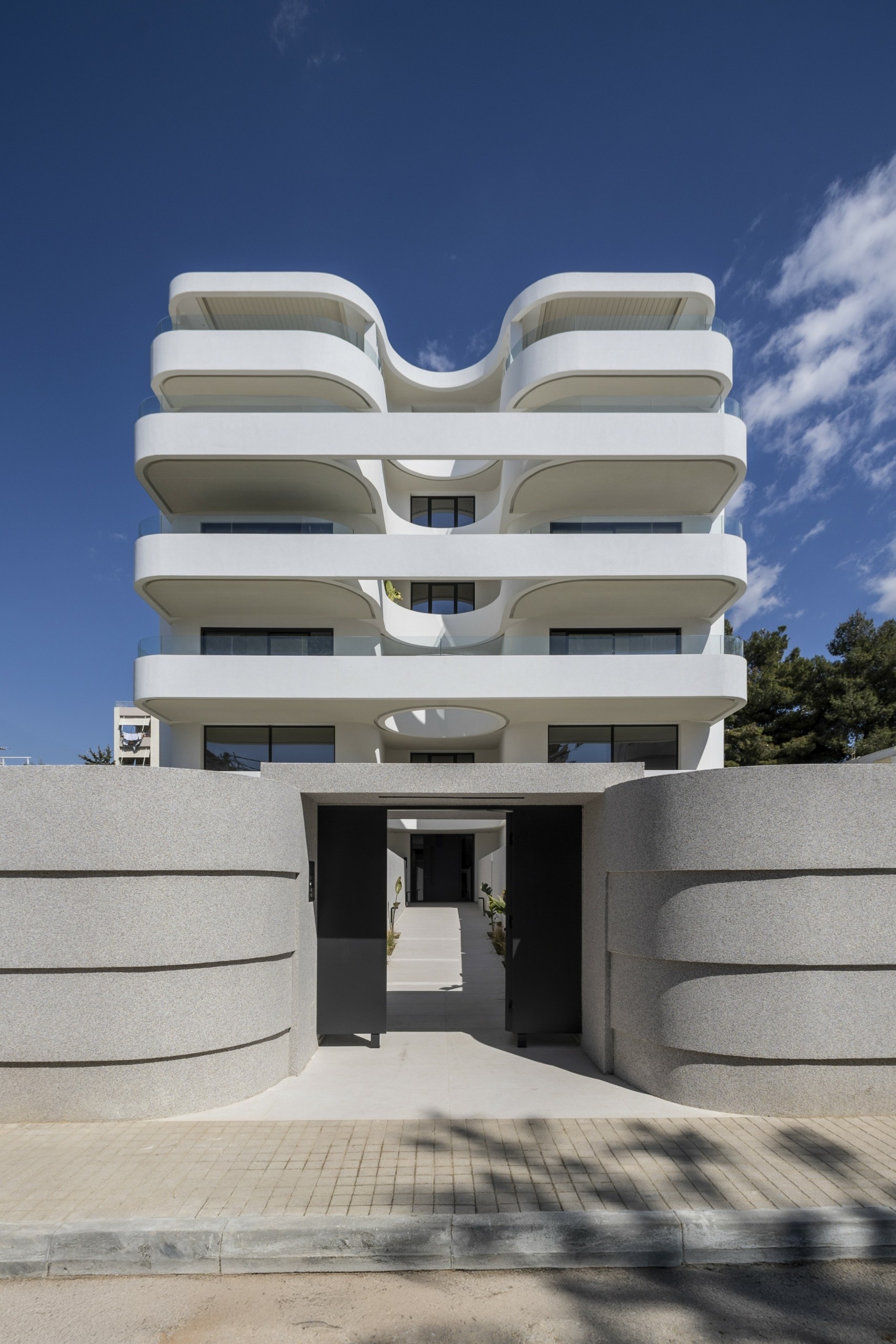 4 design πολυκατοικίες εντυπωσιακής ομορφιάς στην Αθηναϊκή Ριβιέρα