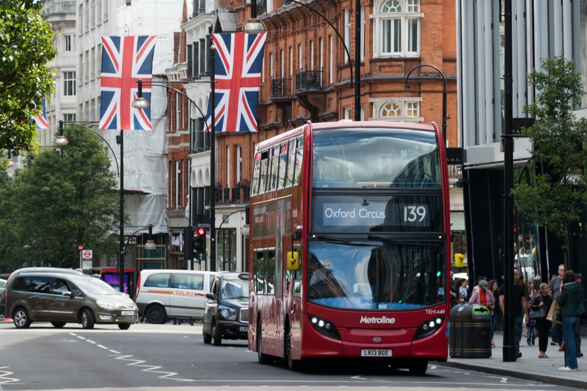 Ξεχάστε το Λονδίνο που ξέρατε: Έσπασε το φράγμα των 9 εκατομμυρίων κατοίκων