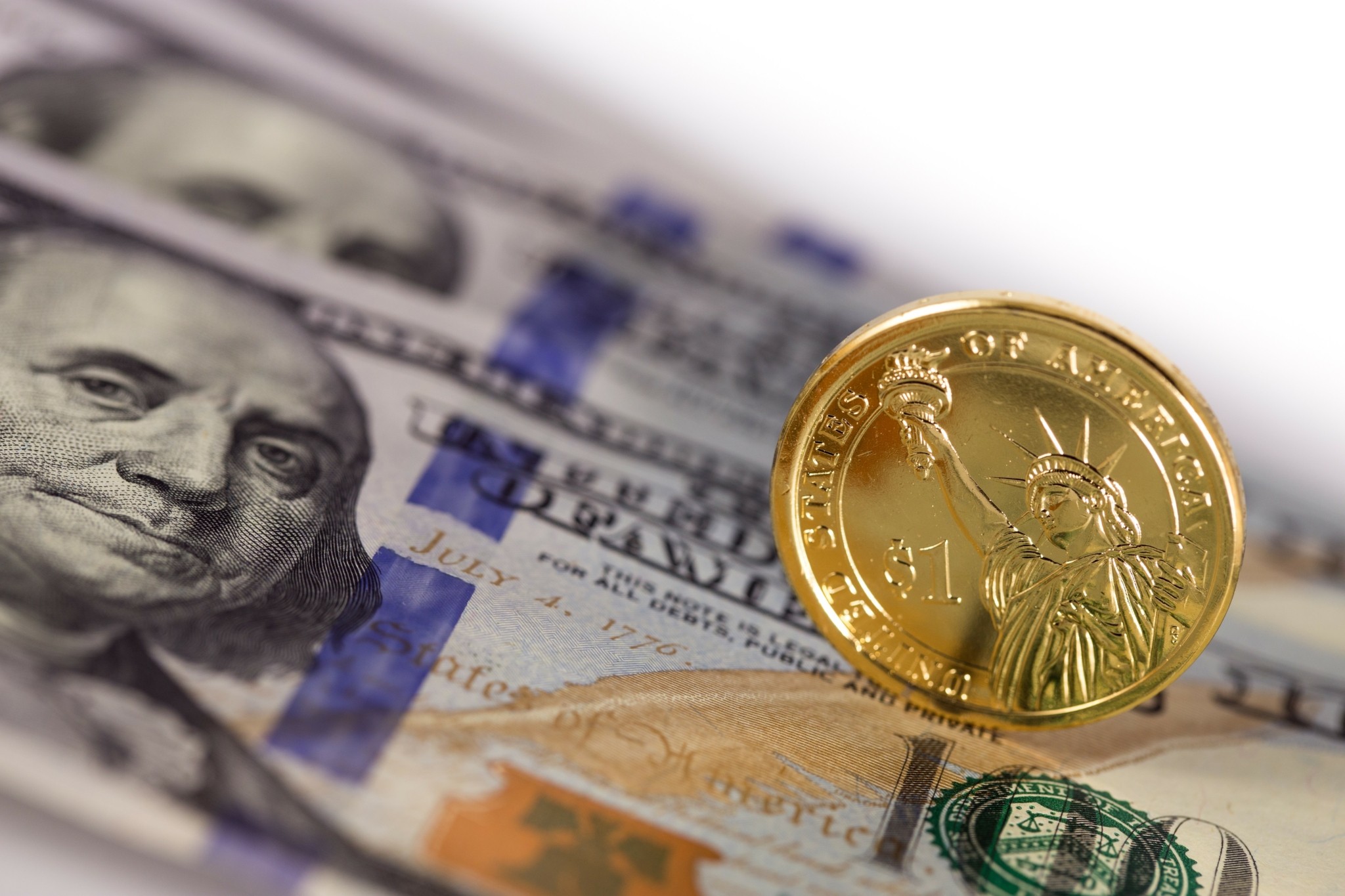 Ο χρυσός των ρεκόρ – Πού μπορεί να φτάσει η τιμή για το πολύτιμο μέταλλο (γράφημα)