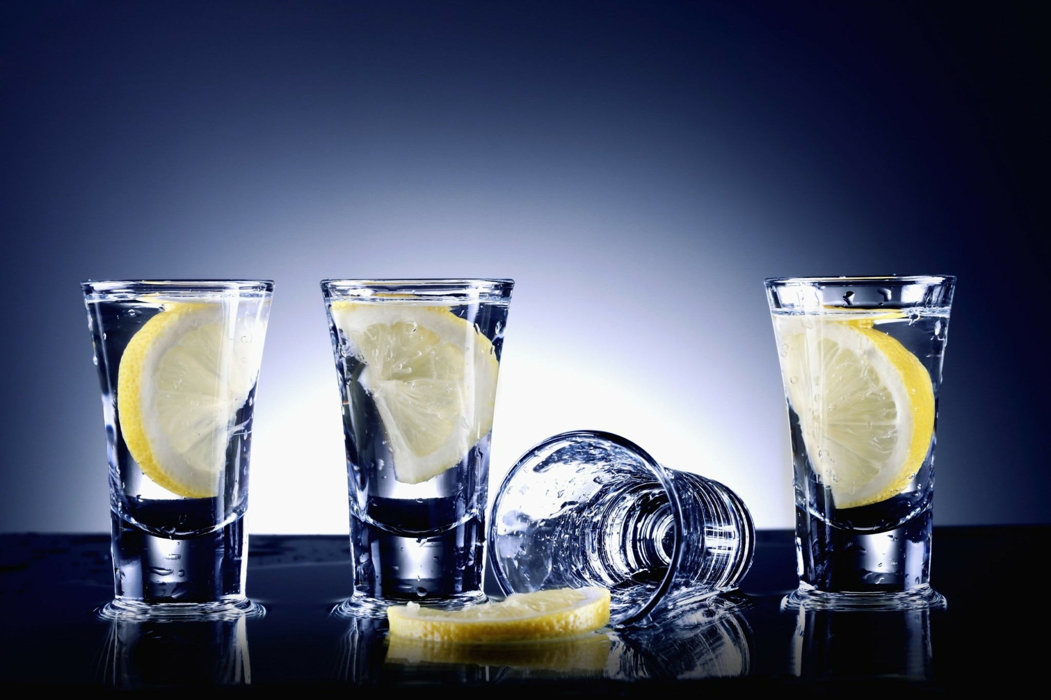 Βότκα, τζιν, κρασί ή τεκίλα – Ποιο ποτό κάνει λιγότερη ζημιά στον οργανισμό μας;