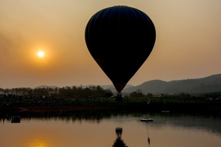 Η νέα απειλή από τον ουρανό: Πώς τα μπαλόνια γίνονται νέα εργαλεία υβριδικού πολέμου (pics)