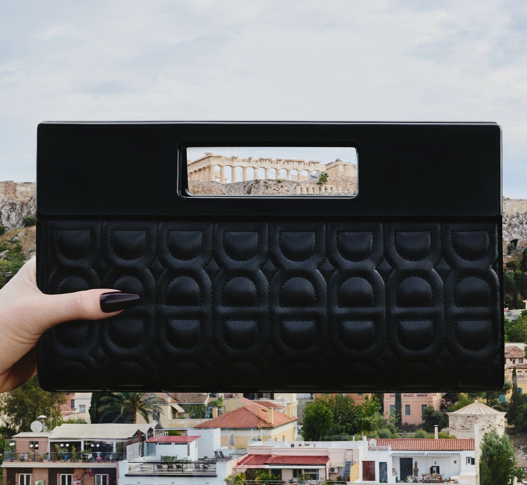 THE DOLLI Bag: Η νέα συλλεκτική δημιουργία της Marina Raphael και του THE DOLLI