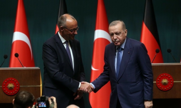 Ερντογάν σε Μερτς: Δεν βλέπετε στη Γερμανία τη γενοκτονία του Ισραήλ στη Γάζα;