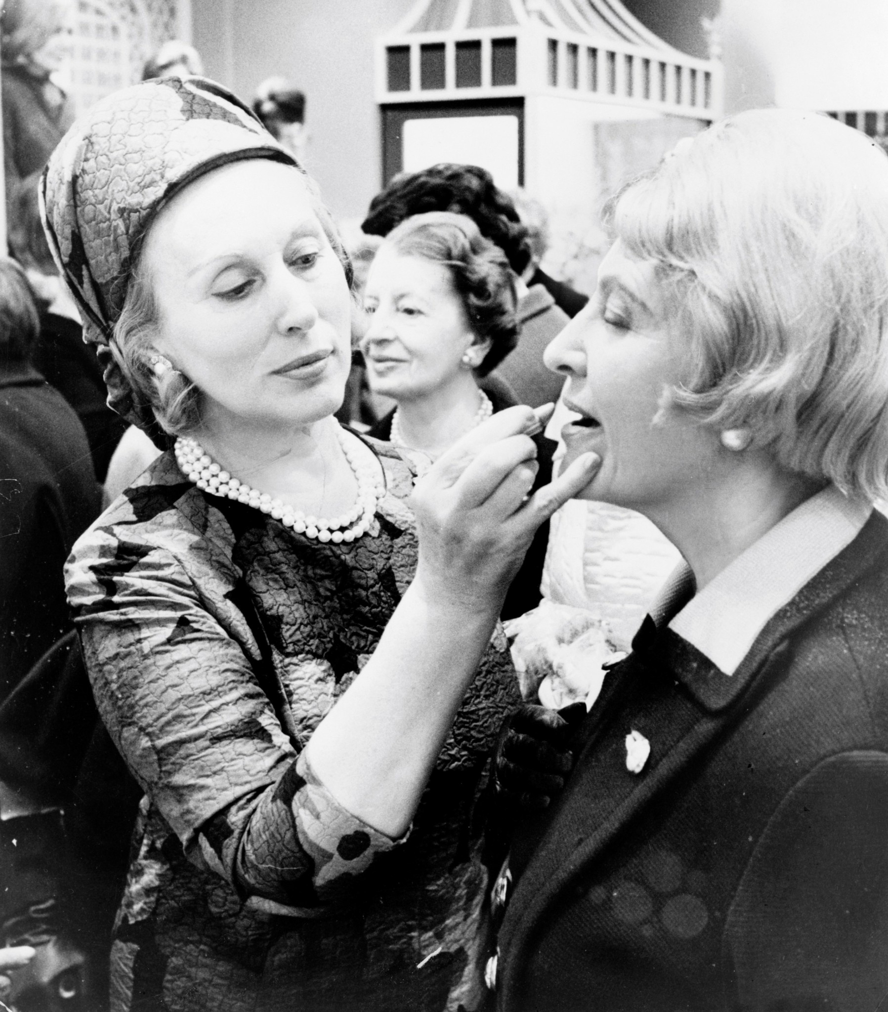 Estée Lauder: Η ιστορία της γυναίκας που έκανε την ομορφιά επιχείρηση