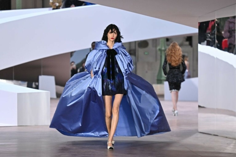 Γιατί το 97% των μοντέλων συνεχίζουν να φοράνε extra small